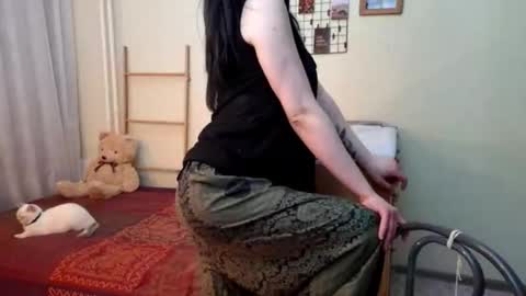 Snapshot of ingeborgfinke chatting on 03-12-26, 03:51 Mia online show from 03-12-26, 03:51