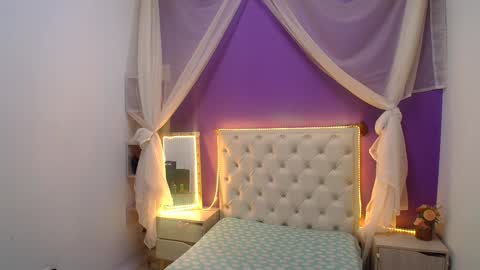 Ingrid petite online show from 12-17-24, 10:54