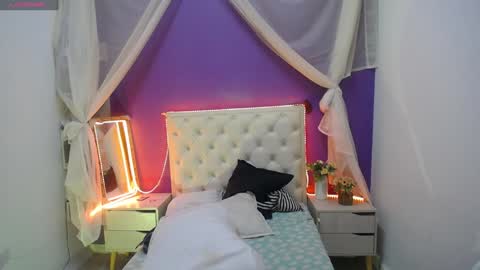 Ingrid petite online show from 01-15-25, 12:41