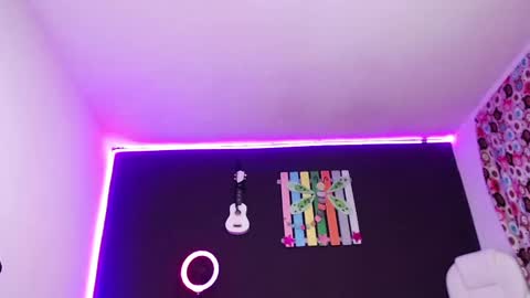 Snapshot of ingrid_zese chatting on 09-11-25, 09:37 Ingrid Zese online show from 09-11-25, 09:37