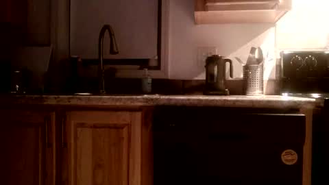 inhalation_exhalation online show from 10-22-25, 07:41