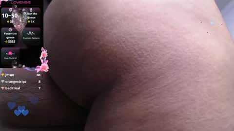 Snapshot of iniyalaboni chatting on 01-15-25, 11:08 Iniya online show from 01-15-25, 11:08