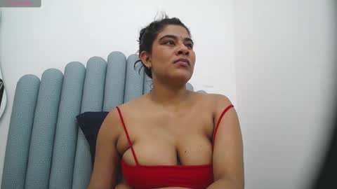 Snapshot of iniyalaboni chatting on 02-20-25, 08:36 Iniya online show from 02-20-25, 08:36