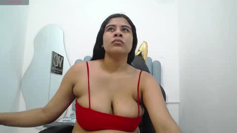 Snapshot of iniyalaboni chatting on 02-28-25, 01:14 Iniya online show from 02-28-25, 01:14