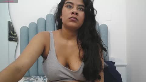 Snapshot of iniyalaboni chatting on 03-02-25, 03:59 Iniya online show from 03-02-25, 03:59