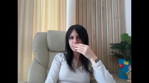 Snapshot of injaathome chatting on 05-04-26, 06:09 InjaAtHome online show from 05-04-26, 06:09