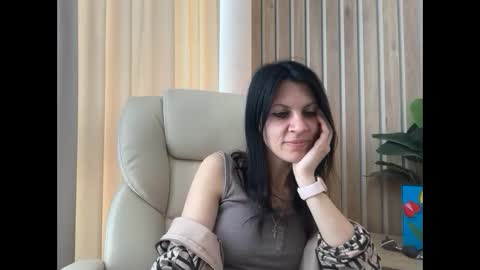 Snapshot of injaathome chatting on 05-15-26, 07:15 InjaAtHome online show from 05-15-26, 07:15