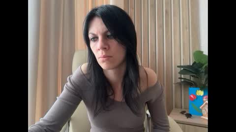 Snapshot of injaathome chatting on 05-18-26, 05:57 InjaAtHome online show from 05-18-26, 05:57