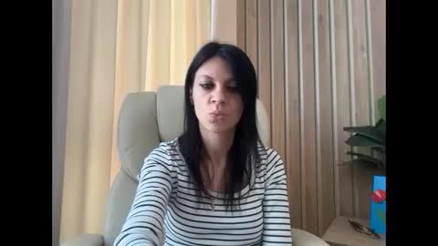 Snapshot of injaathome chatting on 05-25-26, 06:30 InjaAtHome online show from 05-25-26, 06:30