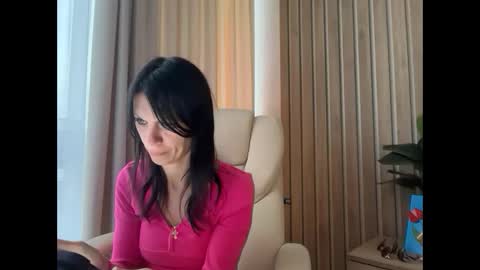 Snapshot of injaathome chatting on 05-31-26, 06:04 InjaAtHome online show from 05-31-26, 06:04