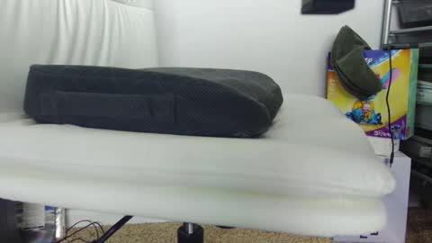 Hanging Out online show from 01-08-26, 01:24