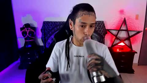 Snapshot of ink_u_buzz chatting on 01-23-25, 01:08 Dani online show from 01-23-25, 01:08