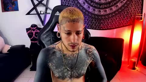 Snapshot of ink_u_buzz chatting on 09-20-25, 10:11 Dani online show from 09-20-25, 10:11