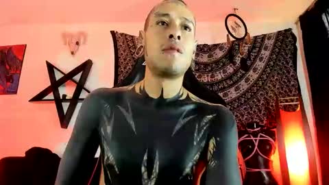 Snapshot of ink_u_buzz chatting on 11-19-25, 09:15 Dani online show from 11-19-25, 09:15