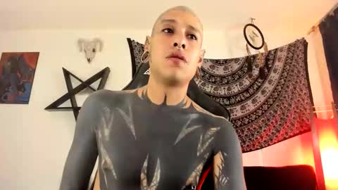 Snapshot of ink_u_buzz chatting on 11-30-25, 08:51 Dani online show from 11-30-25, 08:51