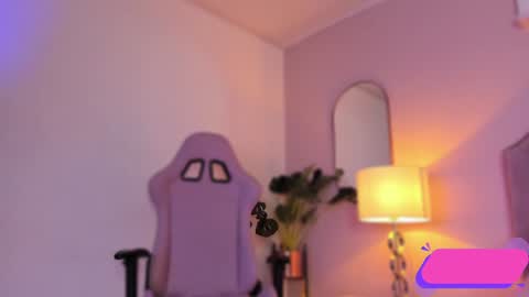 Snapshot of innana_babe chatting on 12-20-24, 07:55 Innana online show from 12-20-24, 07:55