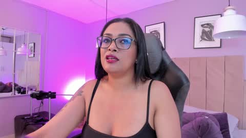 Snapshot of inndrahot chatting on 01-29-25, 03:33 Indra online show from 01-29-25, 03:33