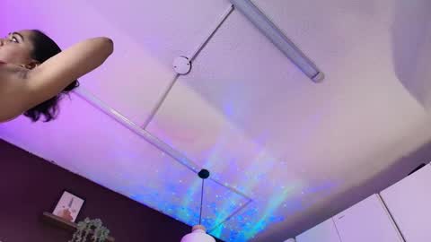 Snapshot of inndrahot chatting on 10-24-25, 03:36 Indra online show from 10-24-25, 03:36