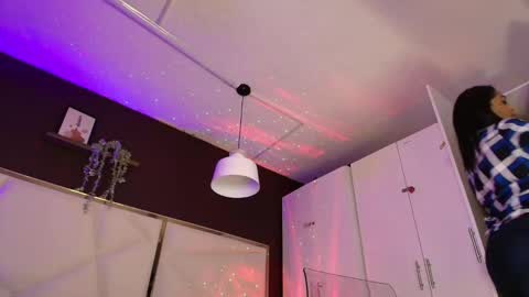 Snapshot of inndrahot chatting on 10-29-25, 03:31 Indra online show from 10-29-25, 03:31