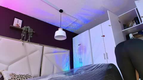 Snapshot of inndrahot chatting on 11-02-25, 04:15 Indra online show from 11-02-25, 04:15