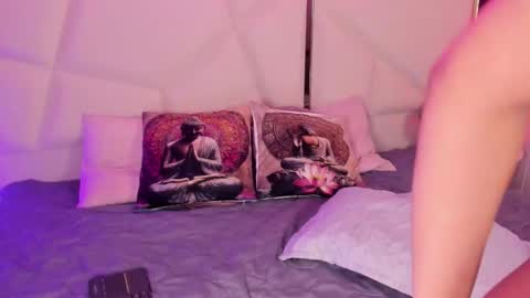 Indra online show from 03-18-26, 03:53