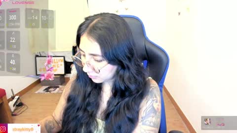 Luna        online show from 04-07-26, 02:45