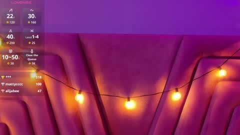 innocenthazel online show from 10-25-25, 03:03