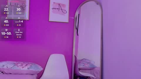 innocenthazel online show from 11-24-25, 01:00