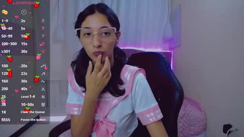 Snapshot of inocent_luna chatting on 12-13-24, 05:00 Luna moon online show from 12-13-24, 05:00