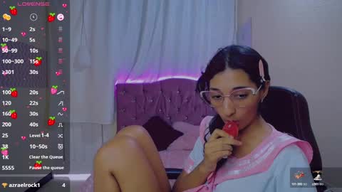 Snapshot of inocent_luna chatting on 12-13-24, 08:37 Luna moon online show from 12-13-24, 08:37