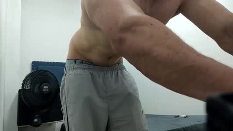 Snapshot of insistente chatting on 11-28-25, 03:14 INSTAGRAM camilodlx online show from 11-28-25, 03:14