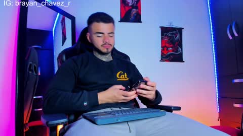 Brayan Chavez online show from 01-07-25, 04:18