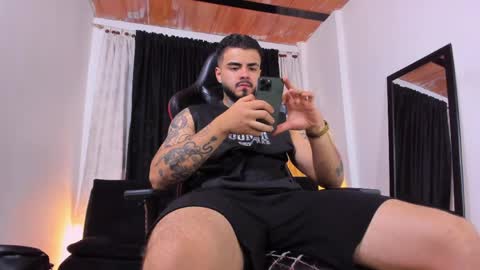 Brayan Chavez online show from 04-27-26, 01:58