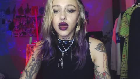 Snapshot of insunnity666 chatting on 12-12-24, 10:31 Insunnity666 online show from 12-12-24, 10:31