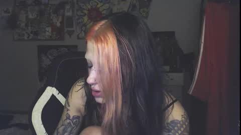 Snapshot of insunnity666 chatting on 10-10-25, 06:51 Insunnity666 online show from 10-10-25, 06:51