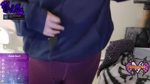 Snapshot of intentkitten chatting on 01-16-26, 07:56 Reigning Leo online show from 01-16-26, 07:56