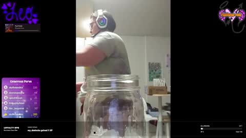 Snapshot of intentkitten chatting on 02-11-26, 03:00 Reigning Leo online show from 02-11-26, 03:00