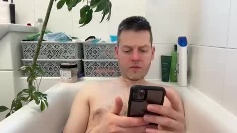 Snapshot of interestedhun chatting on 03-04-25, 12:33 InterestedHun online show from 03-04-25, 12:33