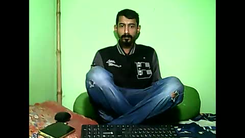 interne8famous online show from 01-11-25, 07:49