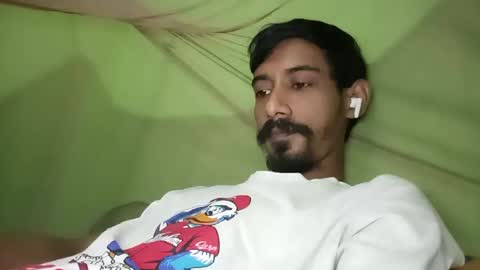 interne8famous online show from 11-05-25, 09:20