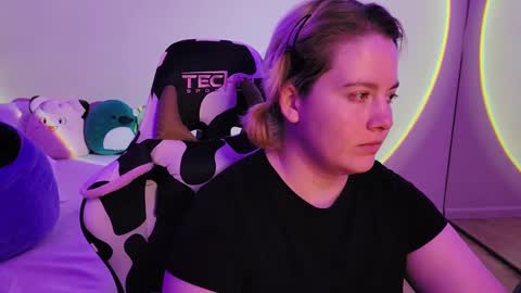 Faye online show from 12-15-24, 03:20