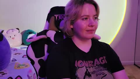 Faye online show from 12-29-24, 04:59