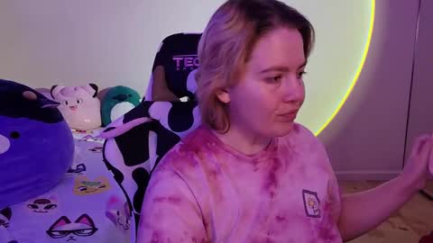 Faye online show from 01-01-25, 02:42