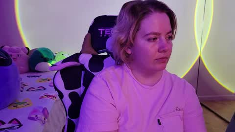 Faye online show from 01-31-25, 06:24