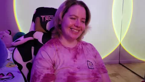 Faye online show from 02-19-25, 04:34