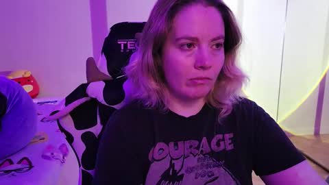 Faye online show from 10-19-25, 01:39