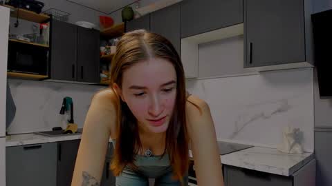 Snapshot of internetsexplorer chatting on 12-08-24, 10:36 Bernadette Join online show from 12-08-24, 10:36