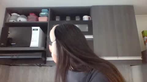 Iris 3 online show from 10-31-25, 02:51