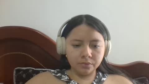 Iris 3 online show from 04-24-26, 07:05