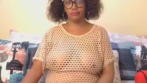 Snapshot of intimacysexy chatting on 05-06-26, 05:25 boniswa caroline online show from 05-06-26, 05:25